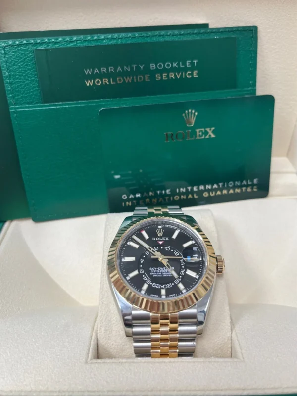 09C206CD-6342-D14B-8BB5-9D7F4226D17B.webp Superclone Rolex Sky-Dweller 42 mm Bright black Dial 336933