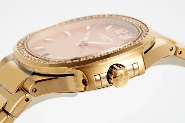 0C126B31-A5C1-0CDC-52F5-E4C33187750C.webp Patek Philippe Rose Gold Nautilus Watch