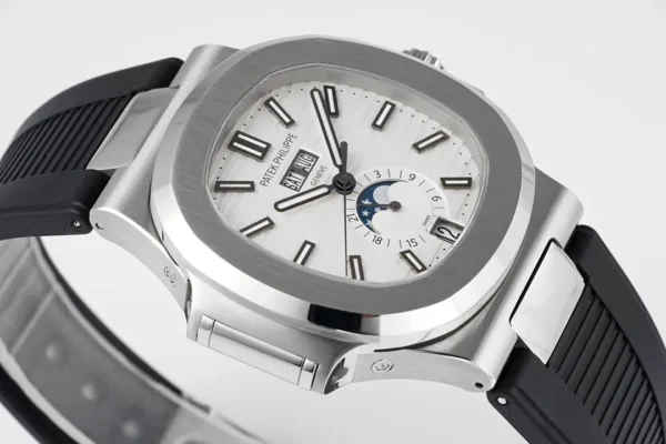 48DA242A-3F09-3CBF-2921-C47150D34650.webp Patek Philippe Nautilus Blue Rubber Strap Watch
