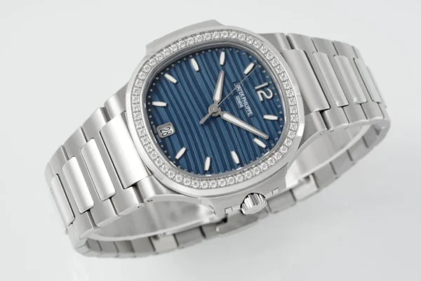 562951A9-1368-95C1-788E-29D9B22E8F84.webp Patek Philippe Blue Nautilus Ladies Watch