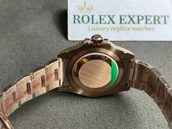 60B1763D-457D-645D-6C82-52E59C942245.webp Superclone Rolex GMT-Master II 40 mm 126715CHNR Tiger Iron Dial
