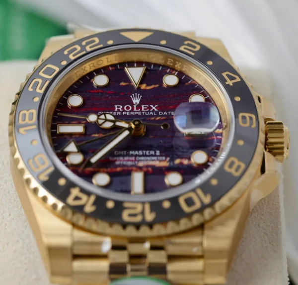 6BFCE2C9-0DB7-3ACB-B663-FF8FED13B637.webp Superclone Rolex GMT-Master II 40 mm 126718GRNR Tiger Iron Dial