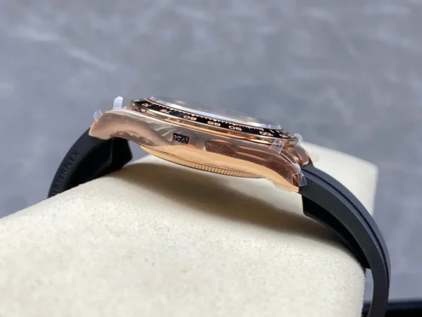 76AE582D-E396-EB06-5CA4-A0B7CA92F509.webp Superclone Rolex Daytona 40 mm 126515LN Bright Chocolate Dial