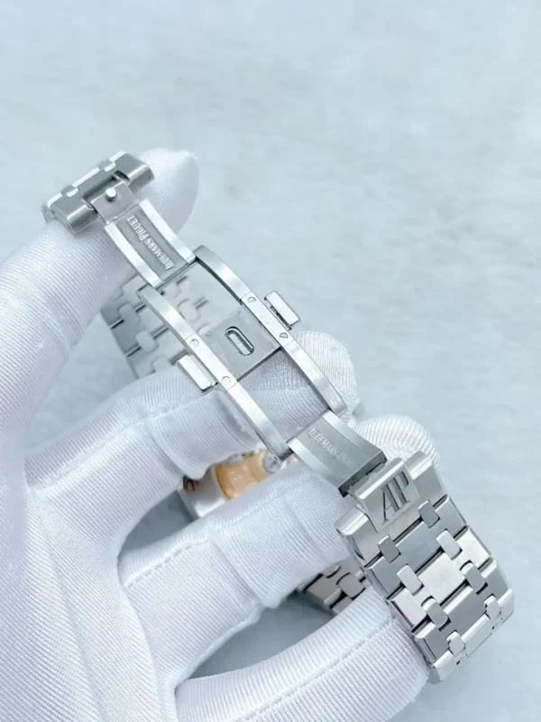 Audemars Piguet Royal Oak Selfwinding Blue 15400ST.OO.1220ST.03
