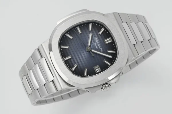 981324C2-D87F-E629-1A59-B1F4D78359DC.webp Patek Philippe 5811G Blue Nautilus Watch