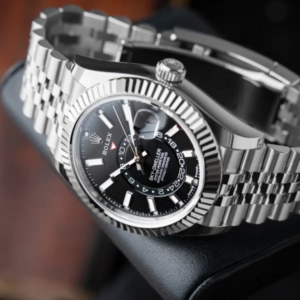 B77FDA3F-8BC9-4F67-427E-EF1CD7497B33.webp Superclone Rolex Sky-Dweller 42 mm Bright black Dial 336934 Jubilee