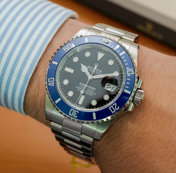 BAC2873A-31C2-4208-36DB-4877A0057519.webp Superclone Rolex Submariner Cookie Monster 41mm Black Dial 126619LB