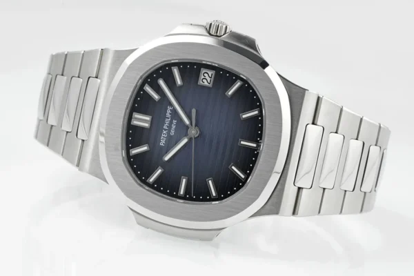 C3E1F3B5-003C-09EA-8CBD-77649589EC8F.webp Patek Philippe 5811G Blue Nautilus Watch