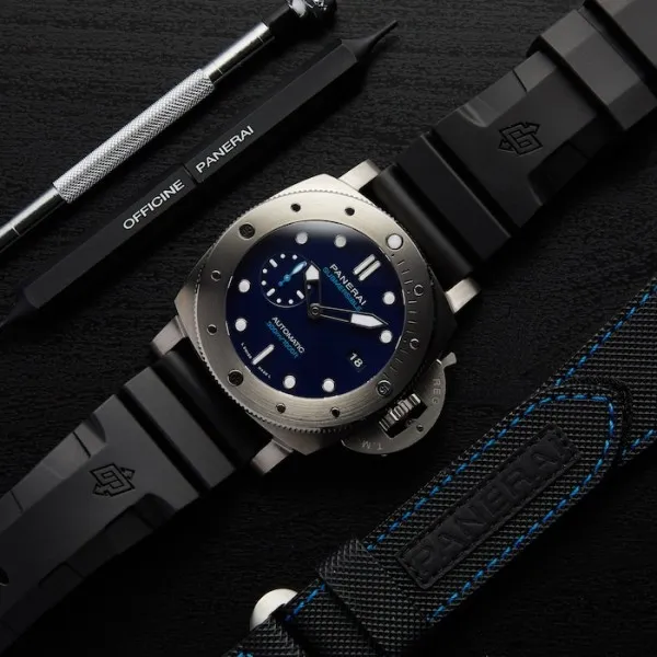 Panerai Submersible Men Automatic Blue Rubber Watch PAM00692