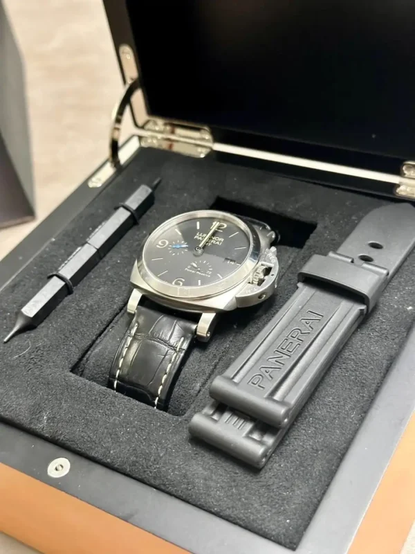 Panerai Luminor Men Automatic Black Alligator Watch PAM01321