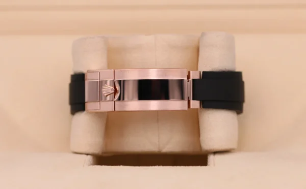 Superclone Rolex Daytona 40 mm Sundust Dial in Everose Gold 126515LN