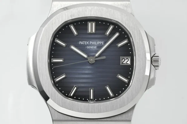 F56A2D12-11F1-5C15-725F-2F577B414784.webp Patek Philippe 5811G Blue Nautilus Watch